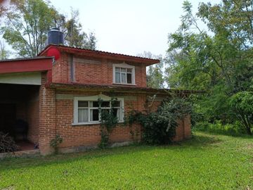 Rancho 4.8 has en venta a pie de carretera en Michoacán.