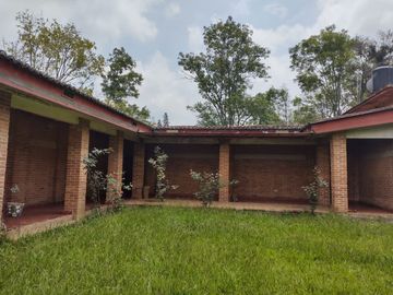 Rancho 4.8 has en venta a pie de carretera en Michoacán.