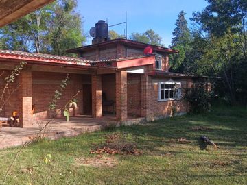 Rancho 4.8 has en venta a pie de carretera en Michoacán.