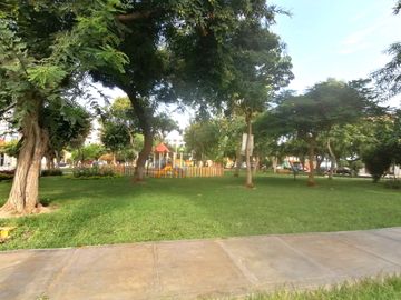 Vive Frente Al Parque Con Estilo Y Comodidad