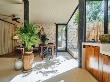 CASA CON JARDIN Y ALBERCA EN VENTA EN TULUM