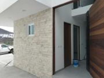 Casa Nueva en Venta en Lomas de Juriquilla Roof Garden/4 Recamaras/1 Recamara PB
