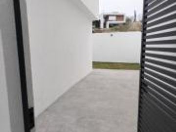 Casa Nueva en Venta en Lomas de Juriquilla Roof Garden/4 Recamaras/1 Recamara PB