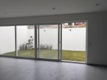 Casa Nueva en Venta en Lomas de Juriquilla Roof Garden/4 Recamaras/1 Recamara PB