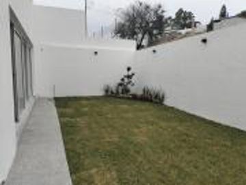 Casa Nueva en Venta en Lomas de Juriquilla Roof Garden/4 Recamaras/1 Recamara PB