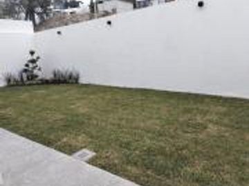 Casa Nueva en Venta en Lomas de Juriquilla Roof Garden/4 Recamaras/1 Recamara PB