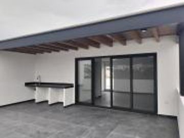 Casa Nueva en Venta en Lomas de Juriquilla Roof Garden/4 Recamaras/1 Recamara PB