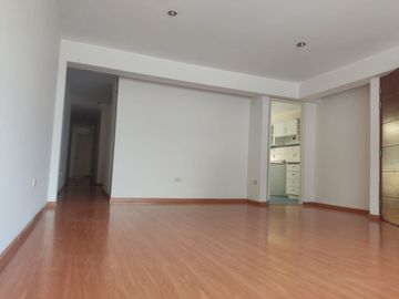 Depa en Venta 100 m² en Primer Piso - Surco