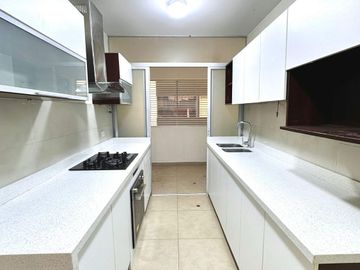 VENTA DEPARTAMENTO VISTA A PARQUE 3 DORMITORIOS | 2 COCHERAS | DEPÓSITO | AREA DE SERVICIO