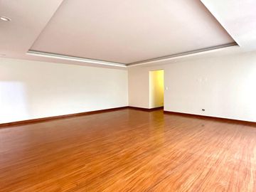 VENTA DEPARTAMENTO VISTA A PARQUE 3 DORMITORIOS | 2 COCHERAS | DEPÓSITO | AREA DE SERVICIO
