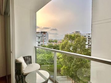 VENTA DEPARTAMENTO VISTA A PARQUE 3 DORMITORIOS | 2 COCHERAS | DEPÓSITO | AREA DE SERVICIO