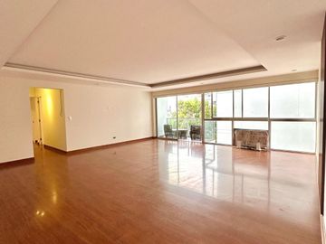 VENTA DEPARTAMENTO VISTA A PARQUE 3 DORMITORIOS | 2 COCHERAS | DEPÓSITO | AREA DE SERVICIO