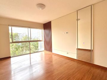 VENTA DEPARTAMENTO VISTA A PARQUE 3 DORMITORIOS | 2 COCHERAS | DEPÓSITO | AREA DE SERVICIO