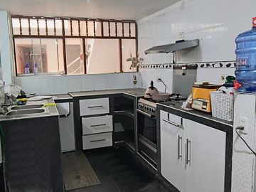 SE ALQUILA AMPLIA CASA EN MANUEL ARÉVALO (ALORA)