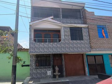 SE ALQUILA AMPLIA CASA EN MANUEL ARÉVALO (ALORA)