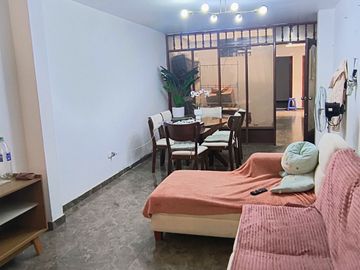 SE ALQUILA AMPLIA CASA EN MANUEL ARÉVALO (ALORA)