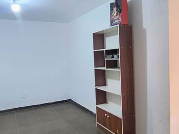 SE ALQUILA AMPLIA CASA EN MANUEL ARÉVALO (ALORA)