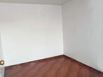 SE ALQUILA AMPLIA CASA EN MANUEL ARÉVALO (ALORA)