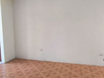 SE ALQUILA AMPLIA CASA EN MANUEL ARÉVALO (ALORA)
