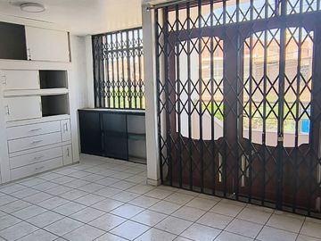 SE ALQUILA AMPLIA CASA EN MANUEL ARÉVALO (ALORA)