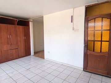 SE ALQUILA AMPLIA CASA EN MANUEL ARÉVALO (ALORA)