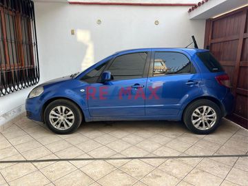 Se Vende Casa-3 Pisos-Cerca A Parque -Urb. Alameda De Ate