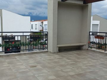 Venta de Casa 2 nivel,  Ciudad Country  – Cali – Jamundí
