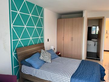 VENTA EDIFICIO DE 4 PISOS Y TERRAZA, CON 28 APARTA - ESTUDIOS EN SAN FERNANDO, CALI (Valle del Cauca - Colombia) .