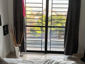 VENTA EDIFICIO DE 4 PISOS Y TERRAZA, CON 28 APARTA - ESTUDIOS EN SAN FERNANDO, CALI (Valle del Cauca - Colombia) .
