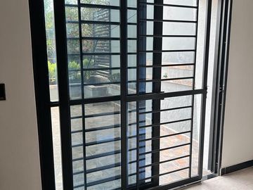 VENTA EDIFICIO DE 4 PISOS Y TERRAZA, CON 28 APARTA - ESTUDIOS EN SAN FERNANDO, CALI (Valle del Cauca - Colombia) .
