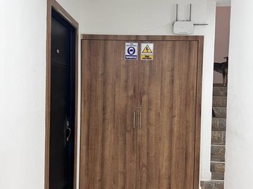 VENTA EDIFICIO DE 4 PISOS Y TERRAZA, CON 28 APARTA - ESTUDIOS EN SAN FERNANDO, CALI (Valle del Cauca - Colombia) .