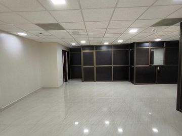 Oficina en alquiler en edificio la provisora