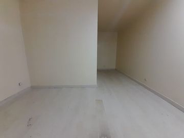 SE VENDE LOCAL/DEPOSITO/ALMACEN/OFICINA - GALERIA CAPON CENTER - CENTRO DE LIMA - PARURO