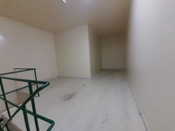 SE VENDE LOCAL/DEPOSITO/ALMACEN/OFICINA - GALERIA CAPON CENTER - CENTRO DE LIMA - PARURO