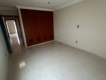 CASA DE 2 PISOS  EN VENTA UBICADA EN FRACCIONAMIENTO FLORESTA, VERACRUZ, VER.