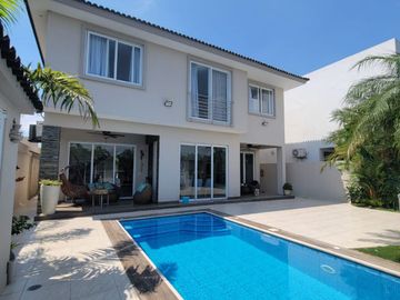 En venta lujosa y moderna casa en Isla Mocoli
