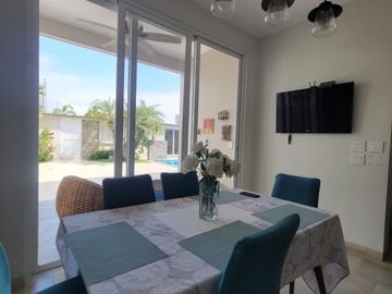 En venta lujosa y moderna casa en Isla Mocoli