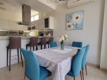 En venta lujosa y moderna casa en Isla Mocoli
