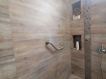En venta lujosa y moderna casa en Isla Mocoli