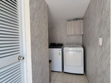En venta lujosa y moderna casa en Isla Mocoli