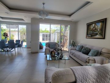 En venta lujosa y moderna casa en Isla Mocoli