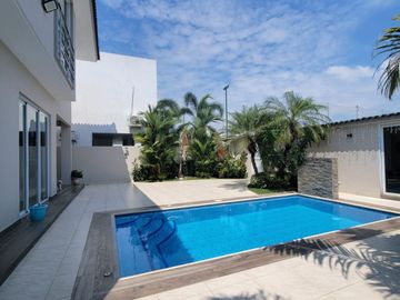 En venta lujosa y moderna casa en Isla Mocoli