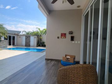 En venta lujosa y moderna casa en Isla Mocoli
