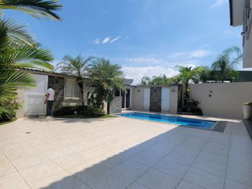 En venta lujosa y moderna casa en Isla Mocoli
