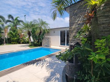 En venta lujosa y moderna casa en Isla Mocoli