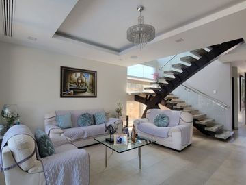 En venta lujosa y moderna casa en Isla Mocoli