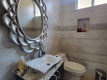 En venta lujosa y moderna casa en Isla Mocoli