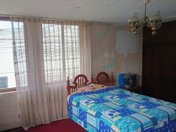 Venta de casa a precio de terreno en zona exclusiva de Surco