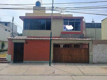 Venta de casa a precio de terreno en zona exclusiva de Surco