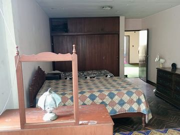 Venta de casa a precio de terreno en zona exclusiva de Surco